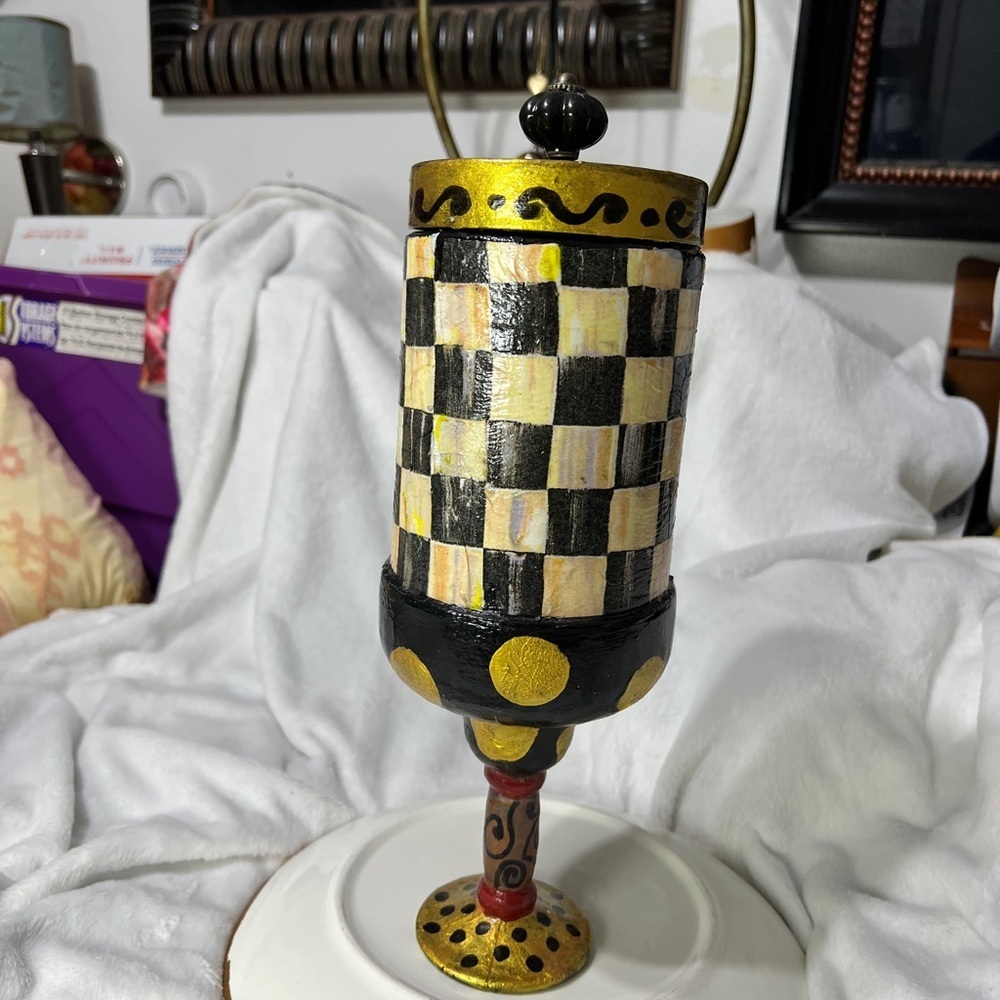 Hand-Painted Checkered Decorative Jar Mckenzie Child inspired - Picture 8 of 9